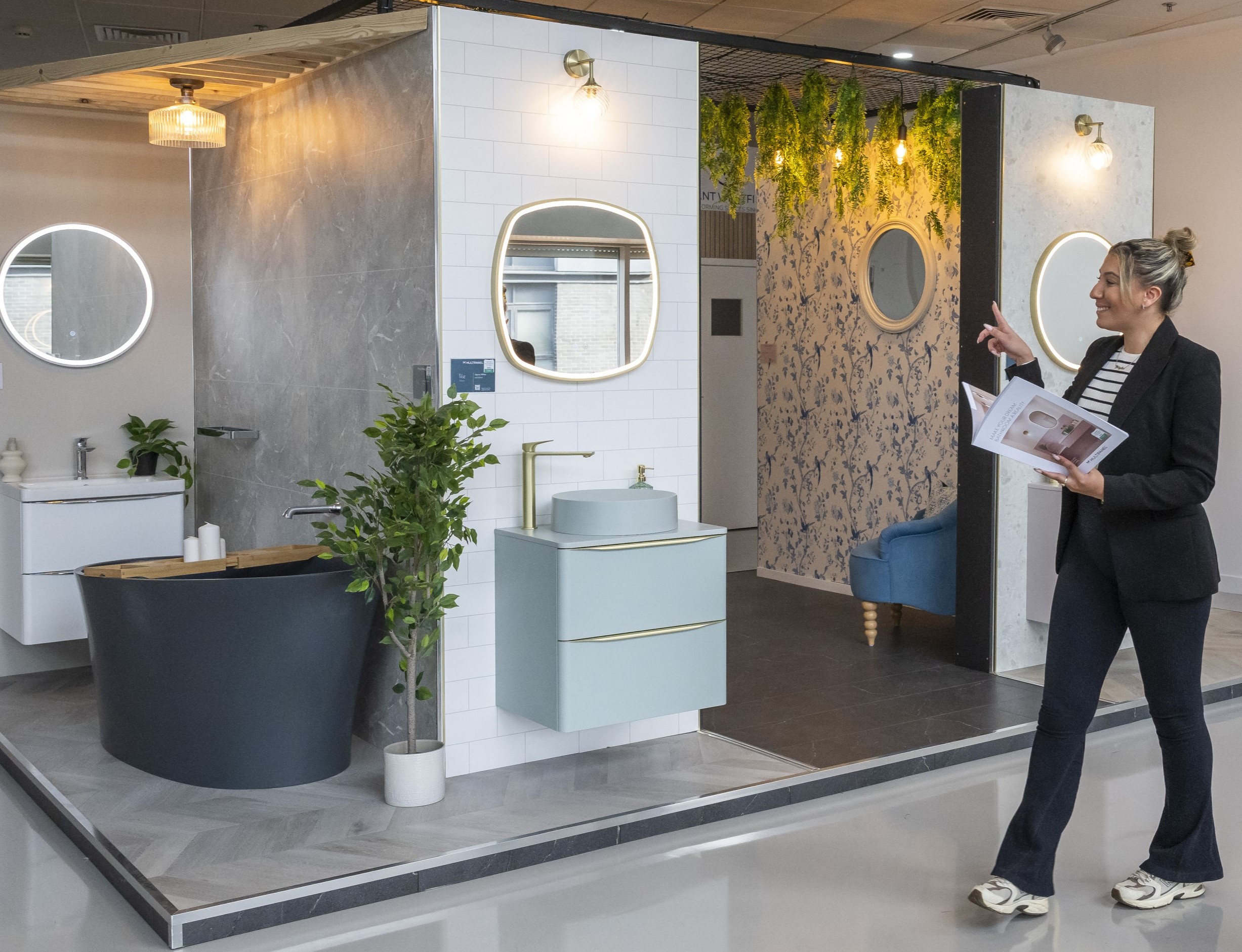 Showroom with advisor